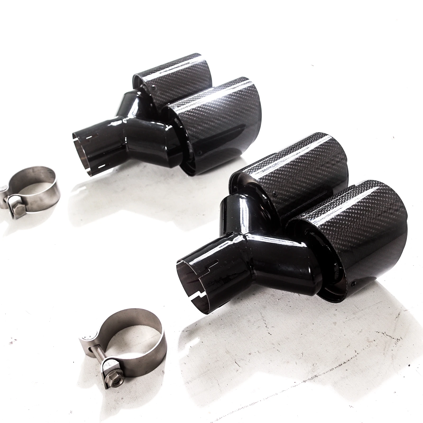 For General Purpose Automotive Exhaust Tip, 304SUS Black Plated Y Type Four Exit Carbon Fiber Liner, General Purpose T