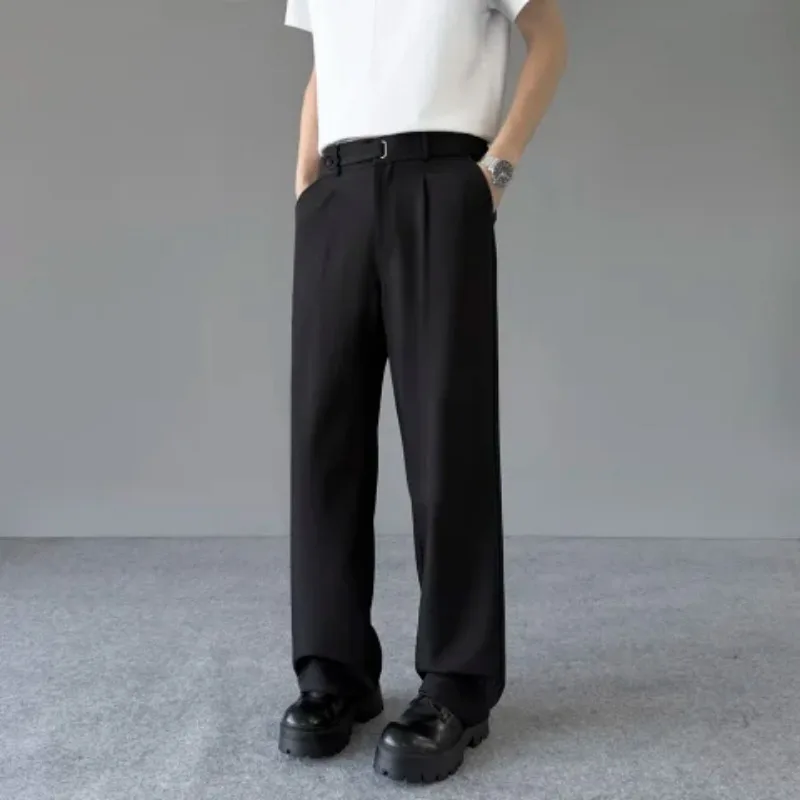Herrenhose im amerikanischen Stil, locker geschnitten, mit Falten, weitem Bein, im Old-Money-Stil, drapierend, lässige lange Hose für Männer. – Detail 6