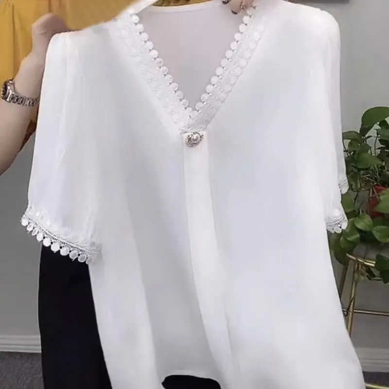 Fashion V-Neck Lace Patchwork Shirt Female Clothing Vintage Solid Color Summer Chic Pearl Three-dimensional Decoration Blouse