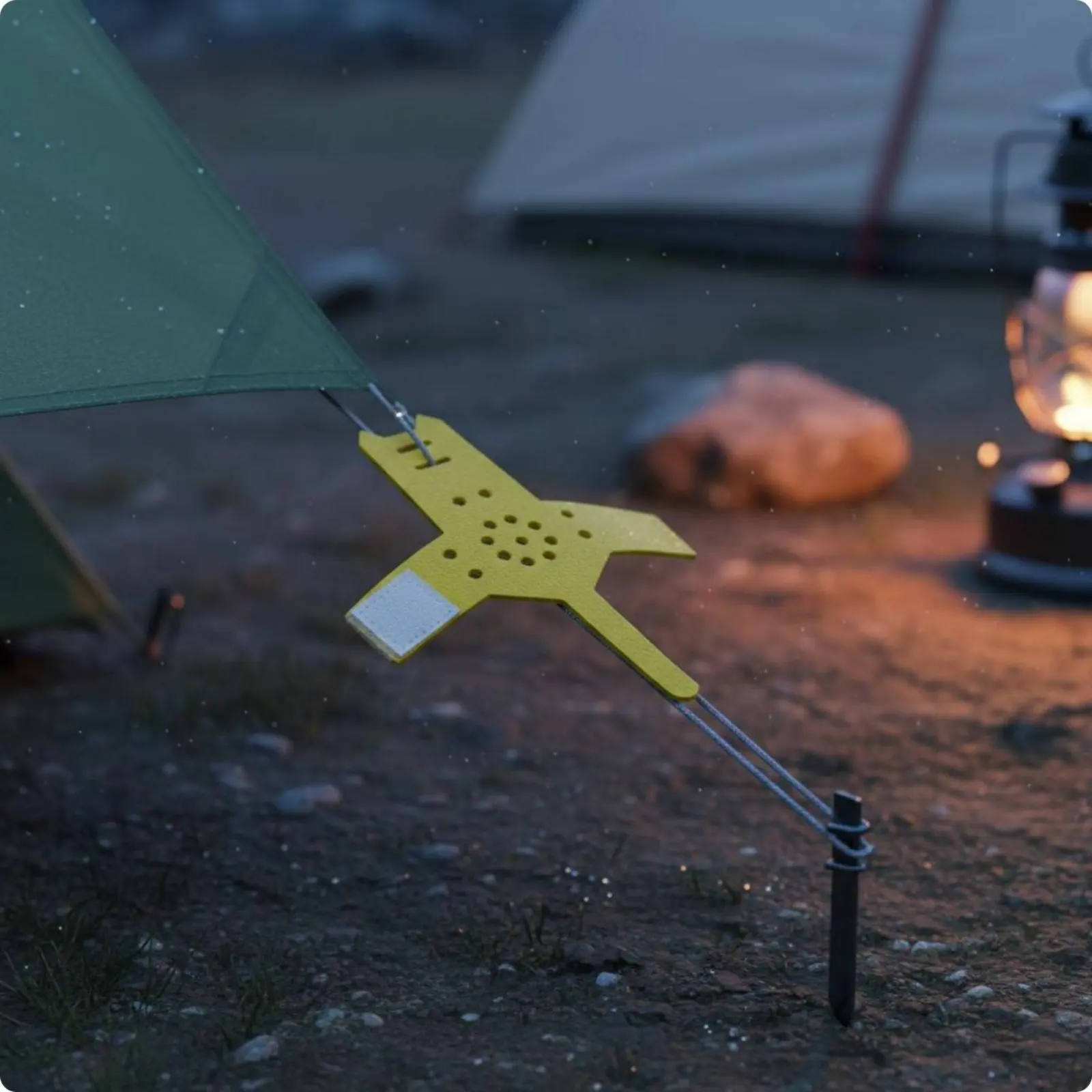 

4 Pieces Frog Clip Light Easy to Attach Tent Rope Light Tent Rope Charm Hook Attachment Outdoor Gear Silicone