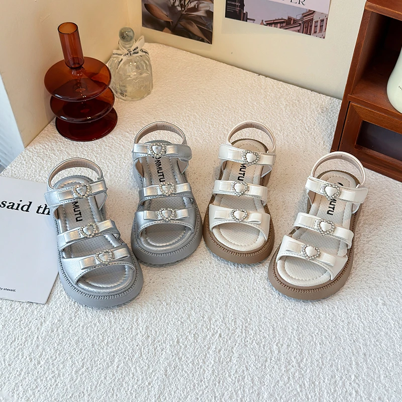 2026 summer children's shoes with rhinestone heart-shaped decoration girls' toe cap sandals princess style comfortable sandals