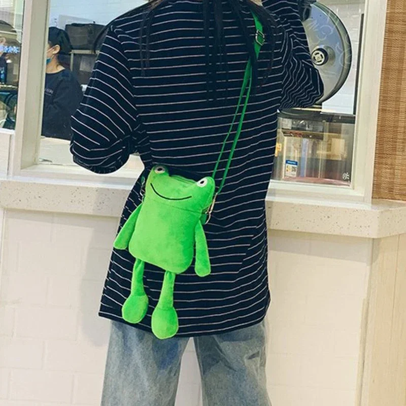 

Cute Plush Frog Shoulder Bag - Adorable Green Cartoon Tote for Women & Kids, Fun Gift for Family Gatherings & Parties