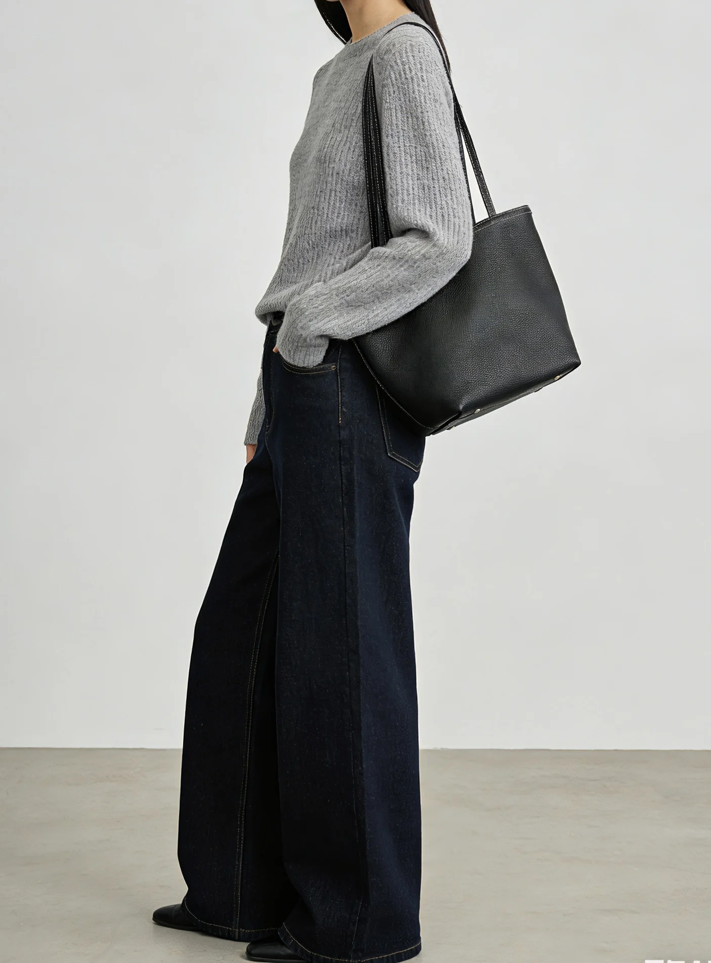 

Top Layer Cowhide Leather Single Shoulder Tote Bag with Fine Strap Maternity And Infant Bag Set (Mother-Child Bag)