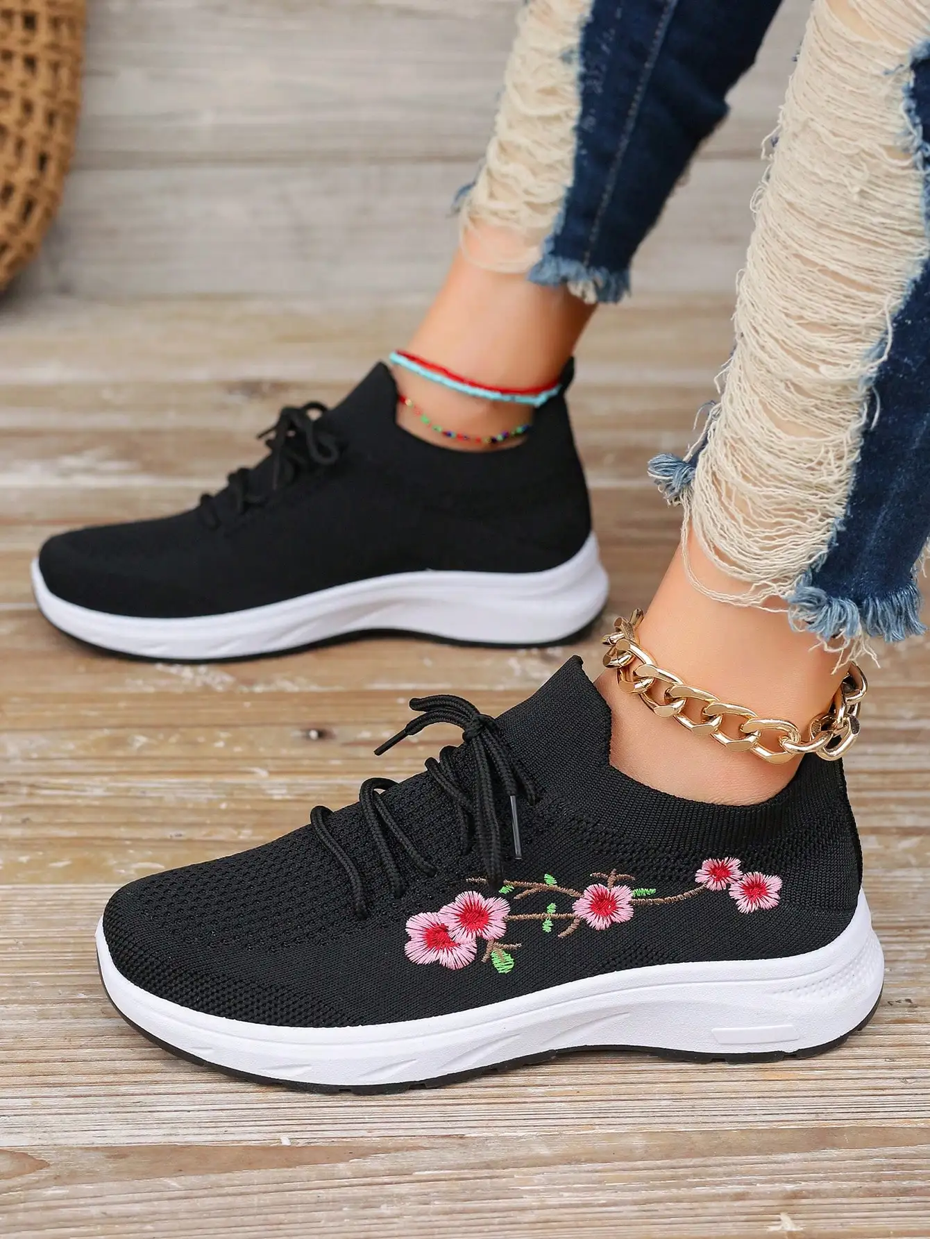 Spring new women\'s sports shoes, fashionable, breathable, lightweight, non-slip, wear-resistant, casual sports shoes, flat shoes