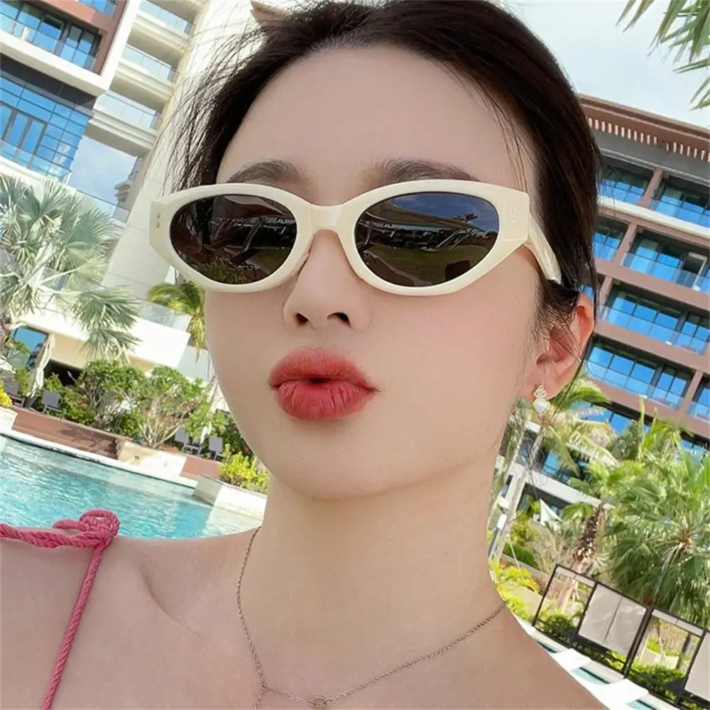 Retro Folding Sunglasses Woman Oval Narrow Eyeglasses Anti-UV Punk Cat-eye Eyewear Fashionable Man Summer Driving Sun Glasses