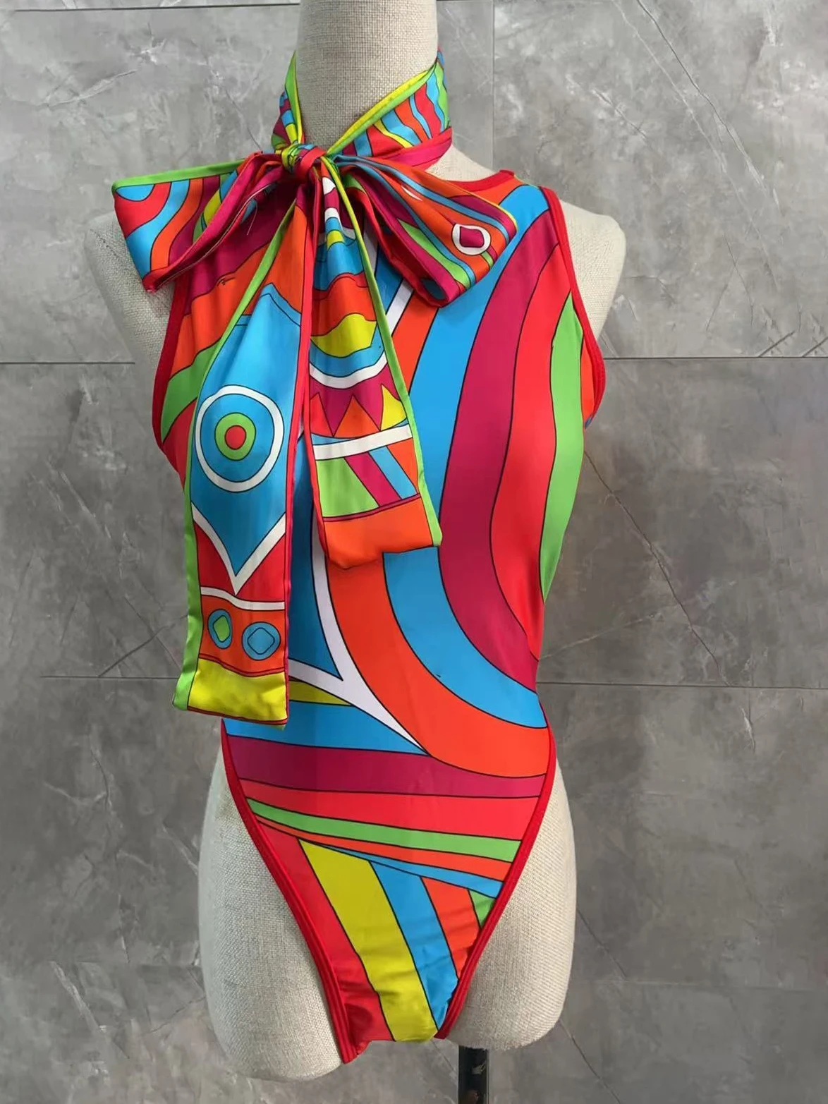 2025 بيكيني عقال ملابس السباحة النسائية مثير ملابس السباحة مصمم العلامة التجارية سيدة بحر وشاح لباس سباحة