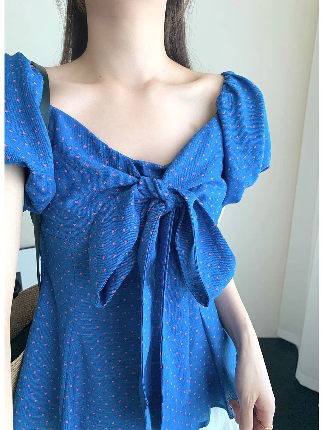 

Синяя женская летняя блузка с бантом в горошек, корейский стиль, дышащая, с принтом, повседневная, шикарная, женский топ