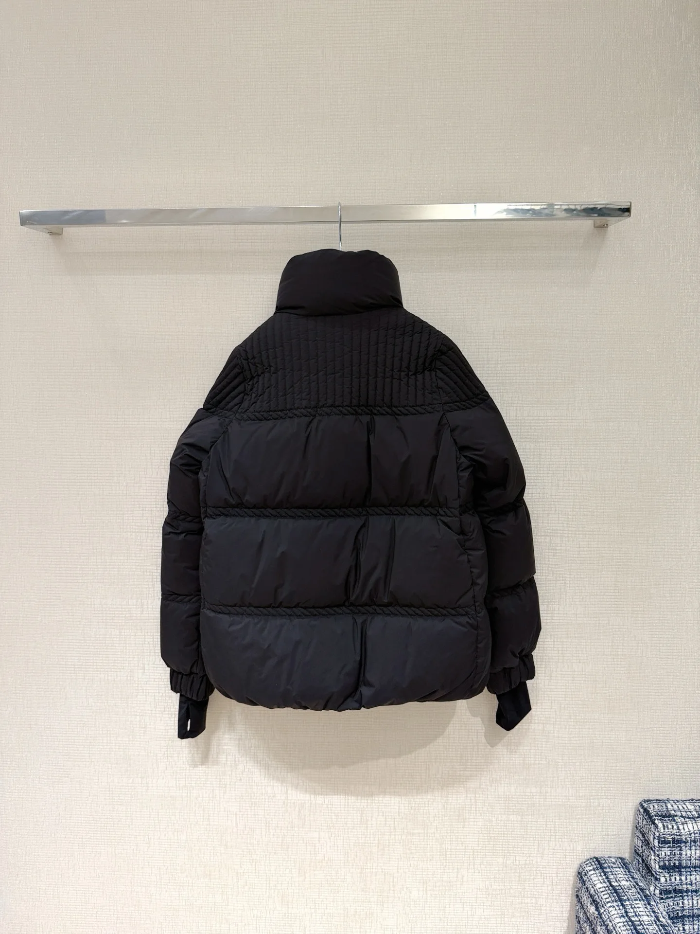 2025 Winter New Women's Black Stand Collar Puffer Jacket Loose Warm Coat Casual Short Outerwear with Button Closure