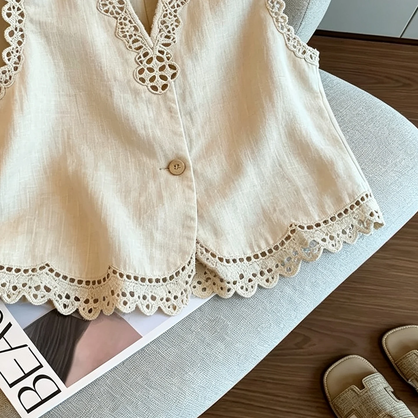 Casual Style Sleeveless V-Neck Heavy Embroidery Lace Trim Patchwork Outerwear Tank Top Trendy Summer Fashion Women's Shirt
