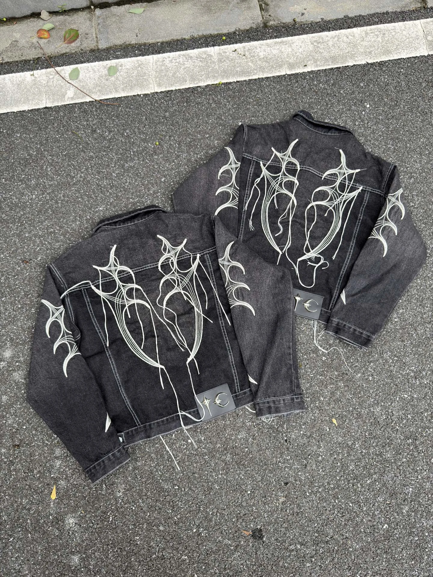 

Thug Club 24ss Men's Long Sve Jeans Coat Loose Straight Leg Embroidery Tassel Long Pants Winter Faion Youth Set