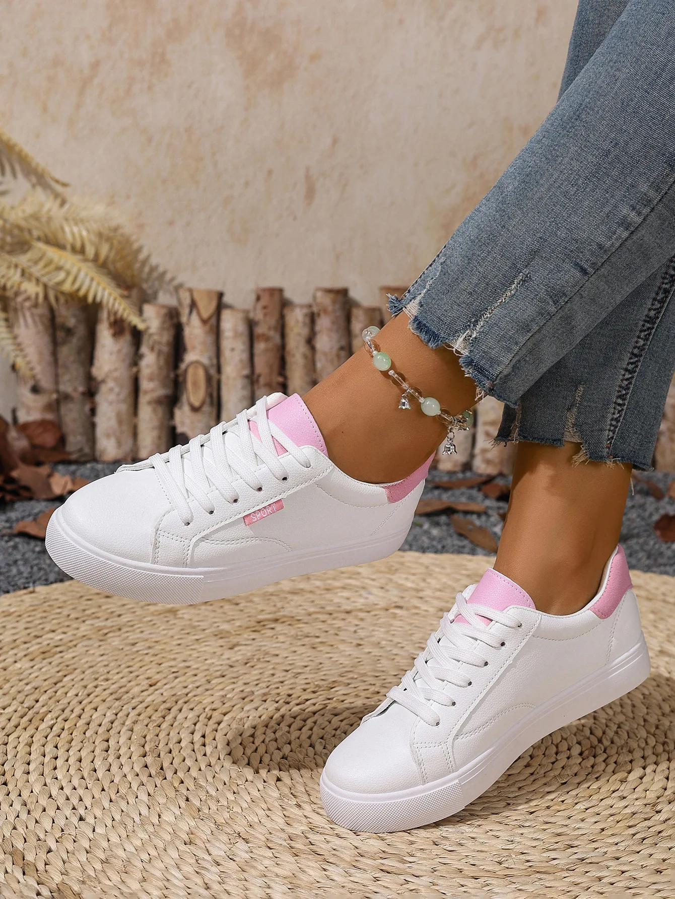 Flache weiße Schuhe für Damen, Frühling und Herbst, Sneakers aus Leder, modische Freizeitschuhe mit Schnürung, Studenten-College-Stil, Board-Schuhe für Frauen. – Detail 12