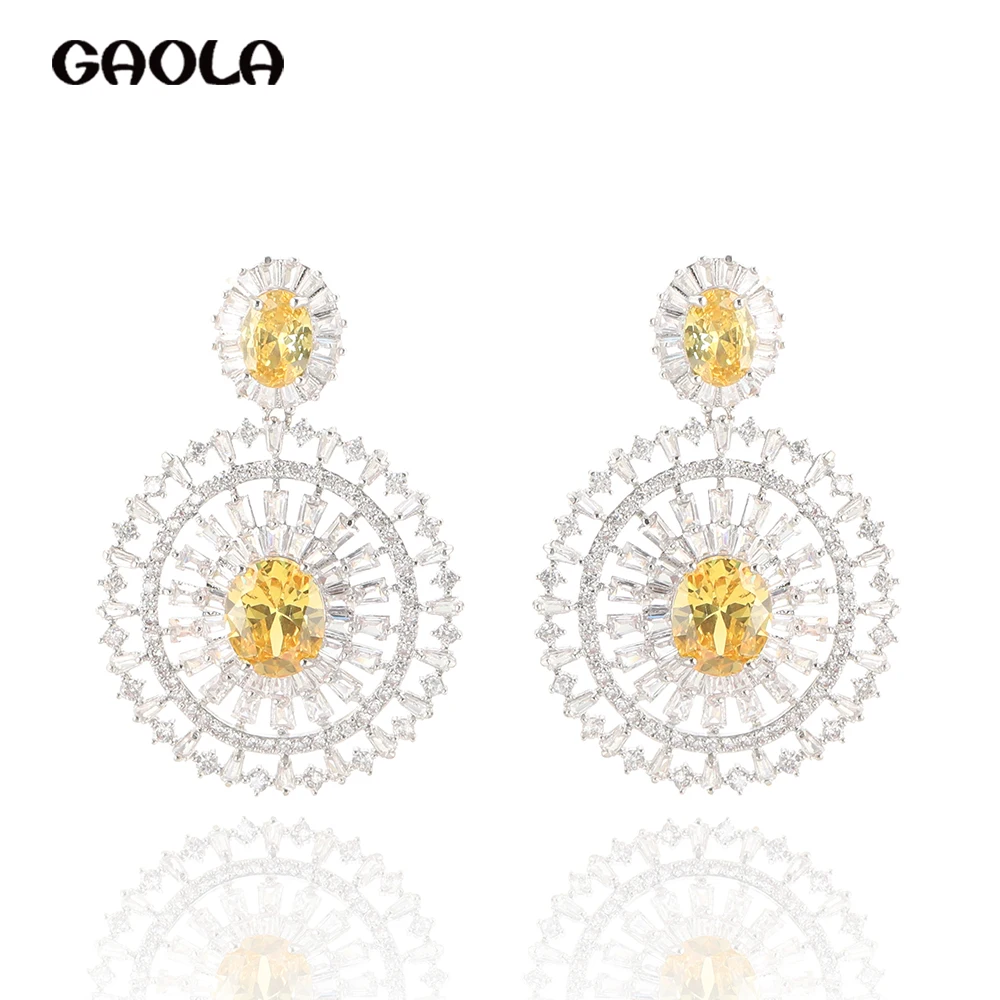 

Cutout Oval Golden Luxury Earrings for Women AAA Cubic Zirconia Banquet Wedding Bridal Jewelry Attractive Accessories