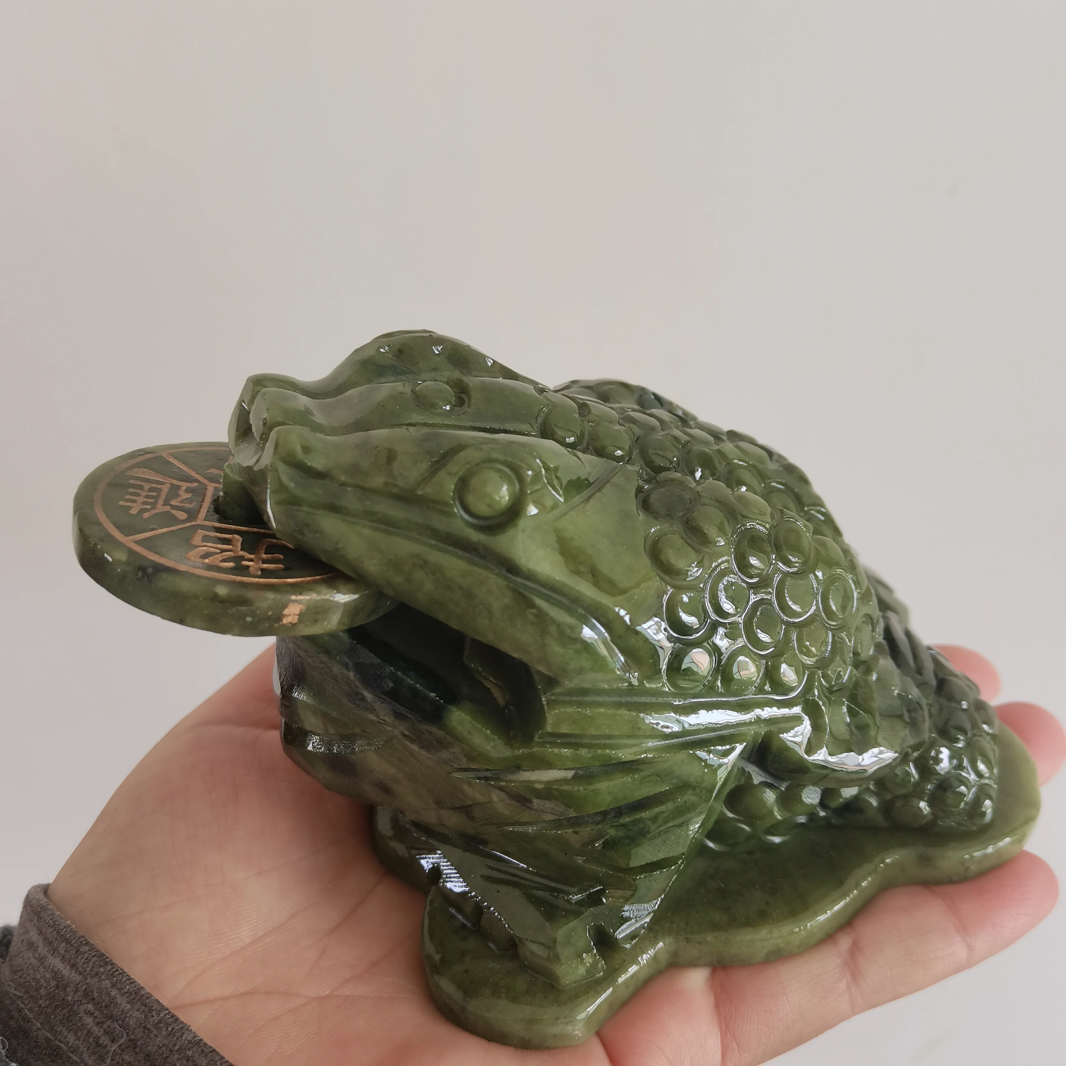 

15cm Xiuyu toad Hand-Carving Fengshui Golden Money Wealth Animal Toad Statue Mascot Statues Et Sculptures Home Decor