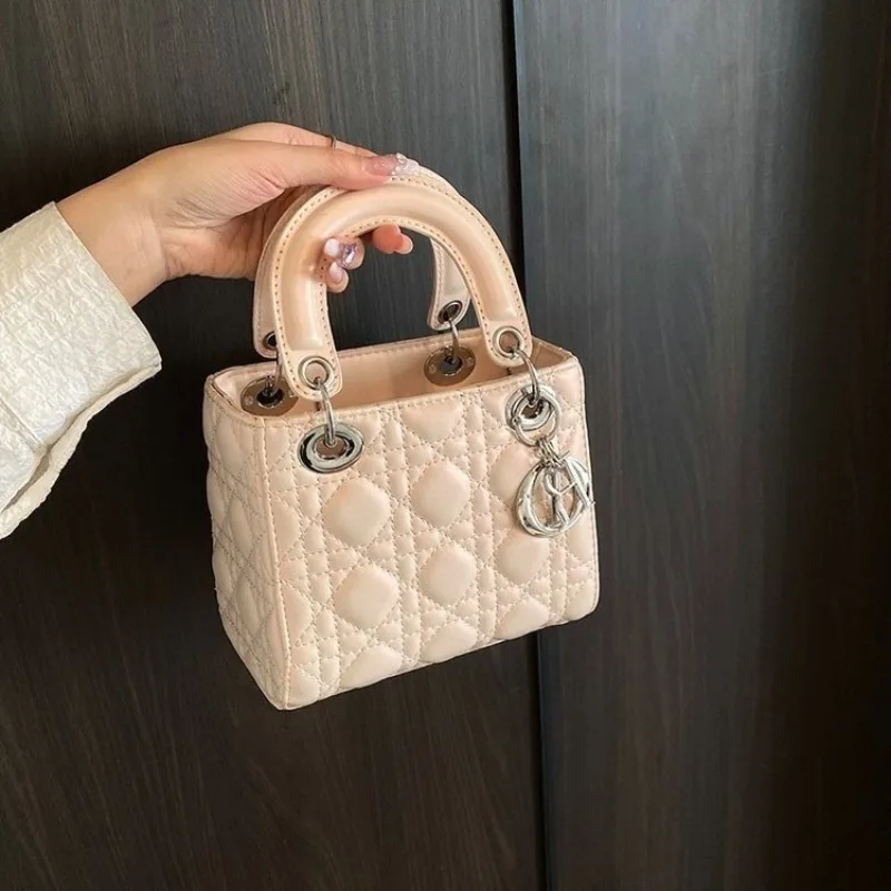 

Women's Adjustable Crossbody Bag Retro Design Minimalist Style Versatile Commuting Travel Companion Portable Handbag Gift