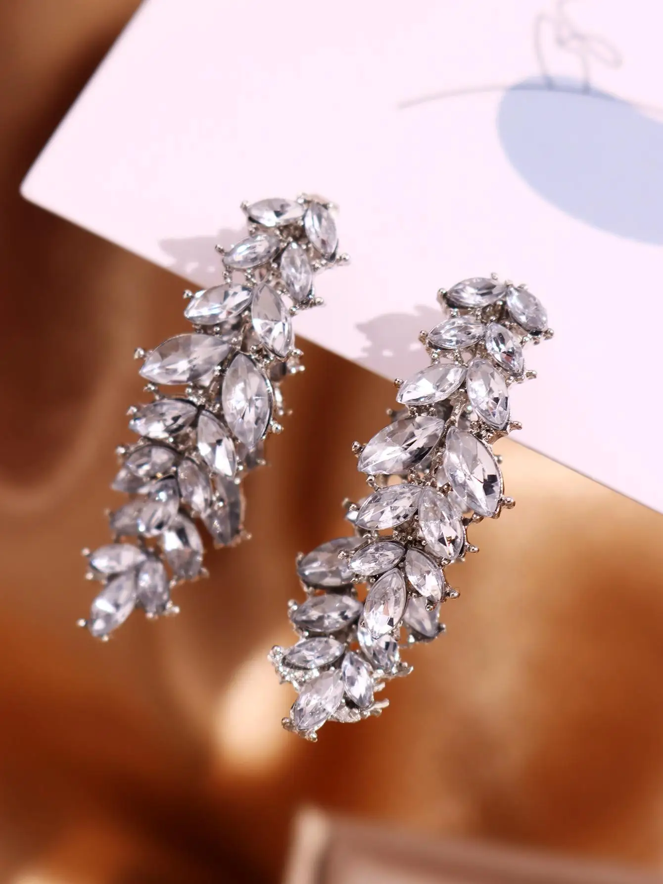 الأقراط الكريستالية من ورق الصفصاف للنساء ، الزركون اللامع ، الضوء ، الموضة الفاخرة ، حفل زفاف رومانسي ، هدايا مجوهرات للفتيات