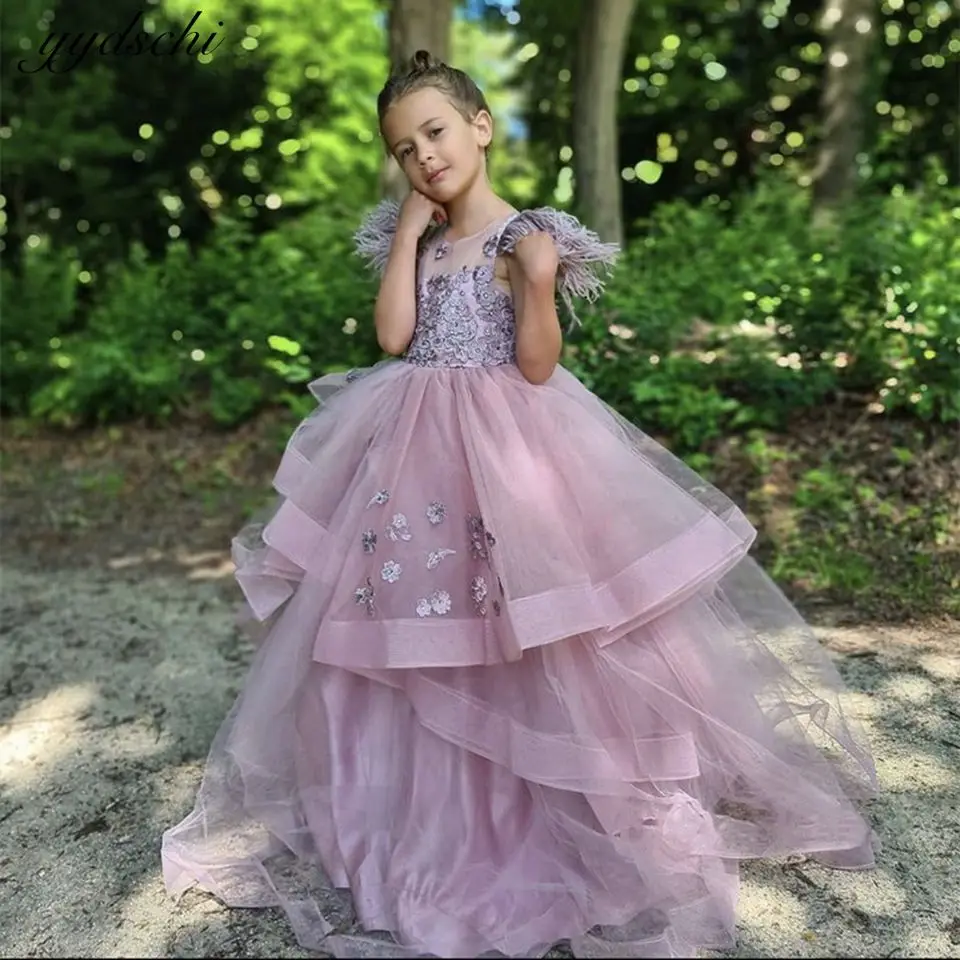 Customized Flower Girl Dresses For Wedding 2024 Tulle Ruffles Floral Appliques Beads Princess First Communion Gowns With Feather