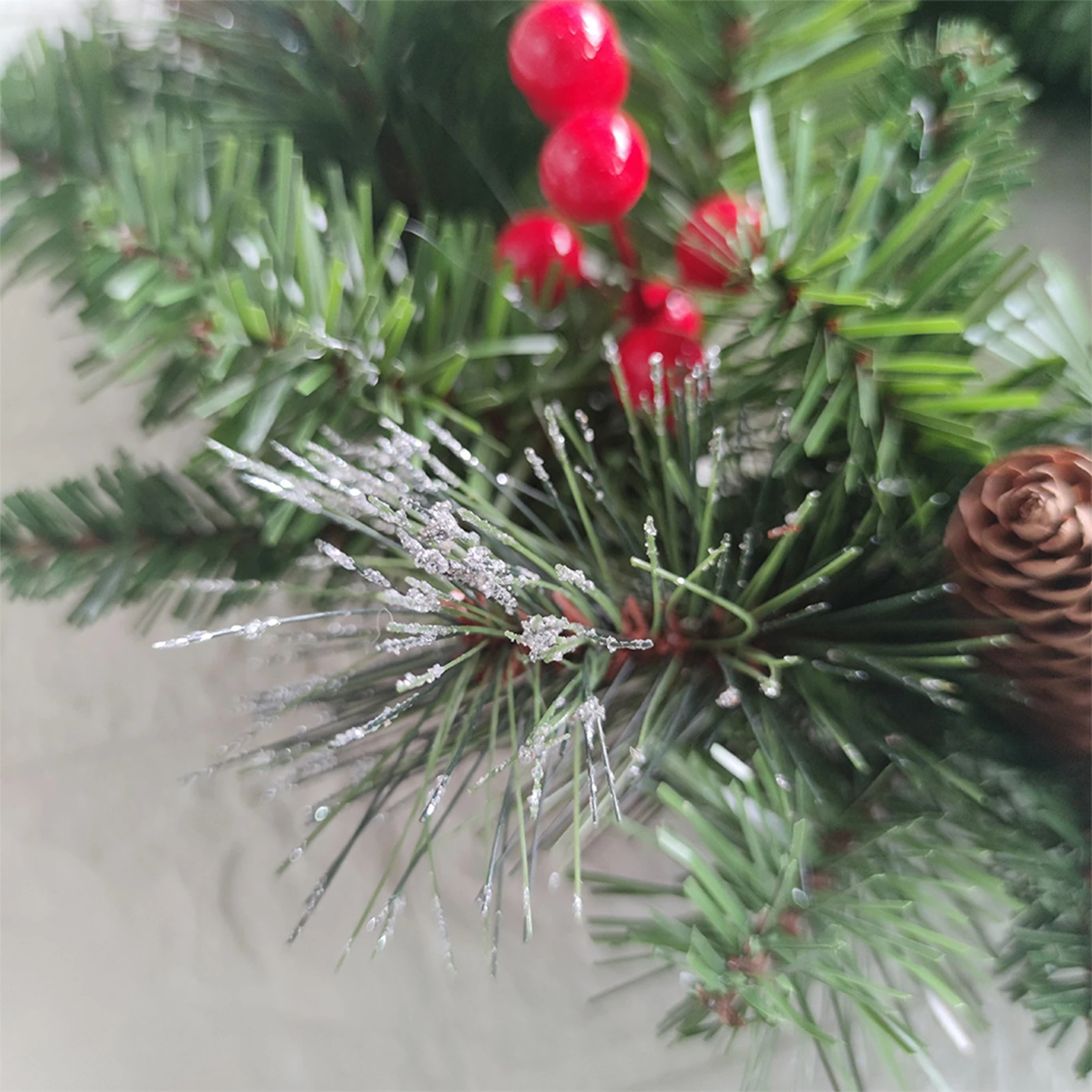 20–60 cm LED-Weihnachtskiefernkranz mit roten Beeren, künstlicher Weihnachtskranz, Neujahrsparty, DIY-Dekoration, fügen Sie Weihnachts-Atmosphäre hinzu – Detail 6