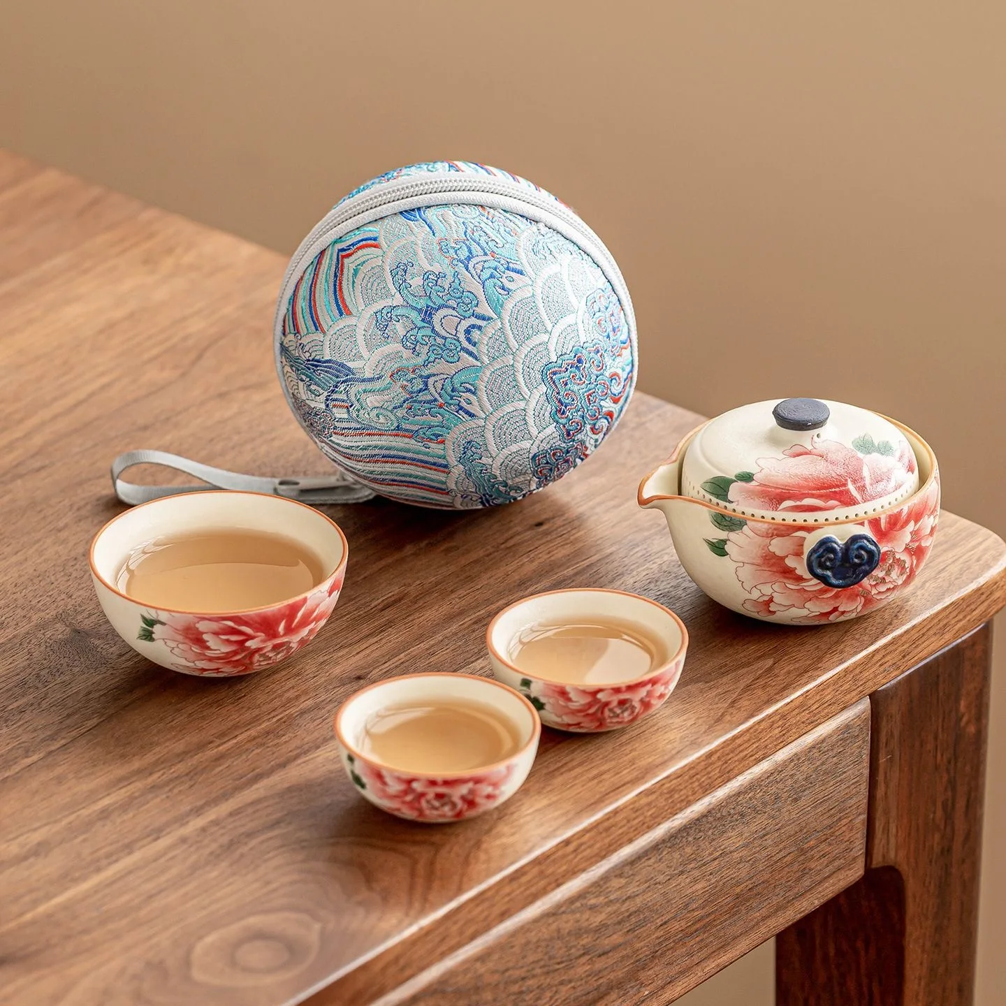 

1 Teapot with 3 Cups Outdoor Tea Brewing Set Gold-foiled Rose Ceramic Travel Mug Portable Tea Set