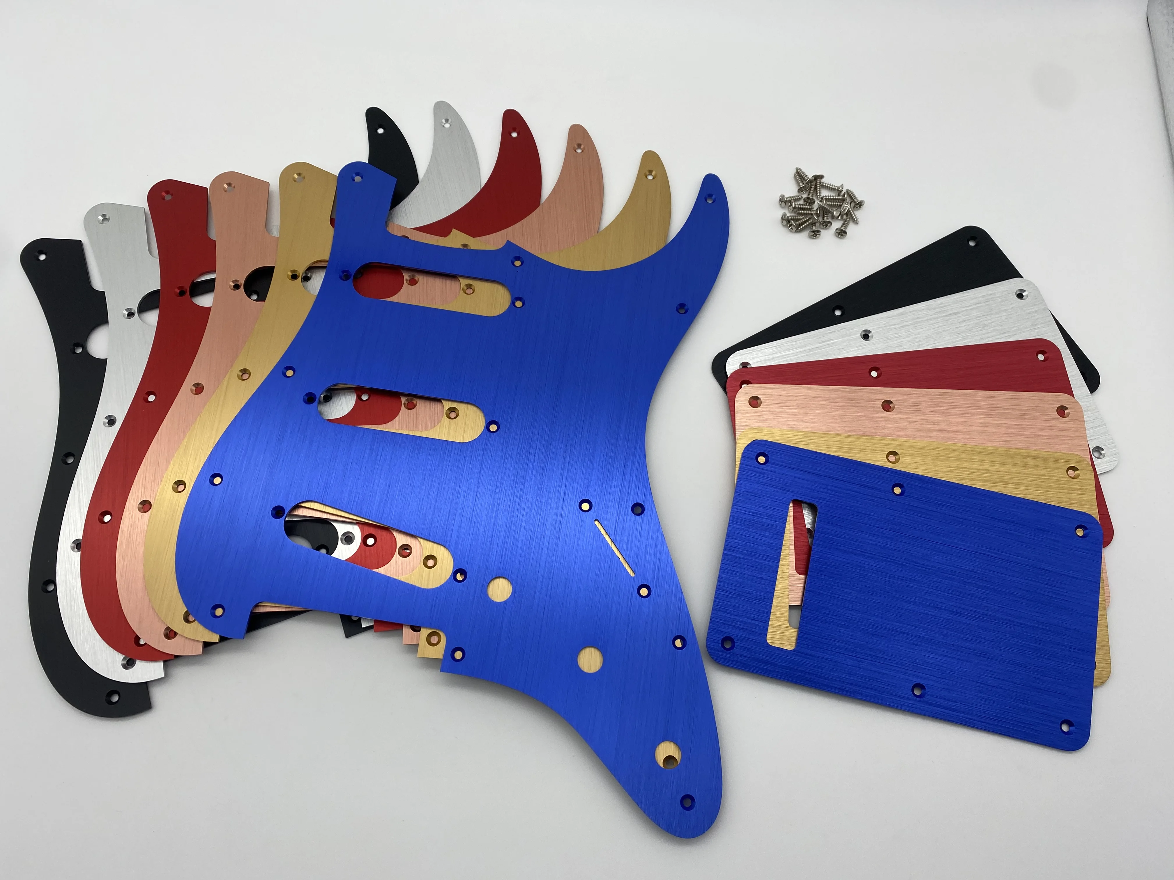 Guitar Guard 11-Holes Aluminum Anodized Modern Style Strat SSS Guitar Pickguard Scratch Plate Fits for American/Mexican Fend