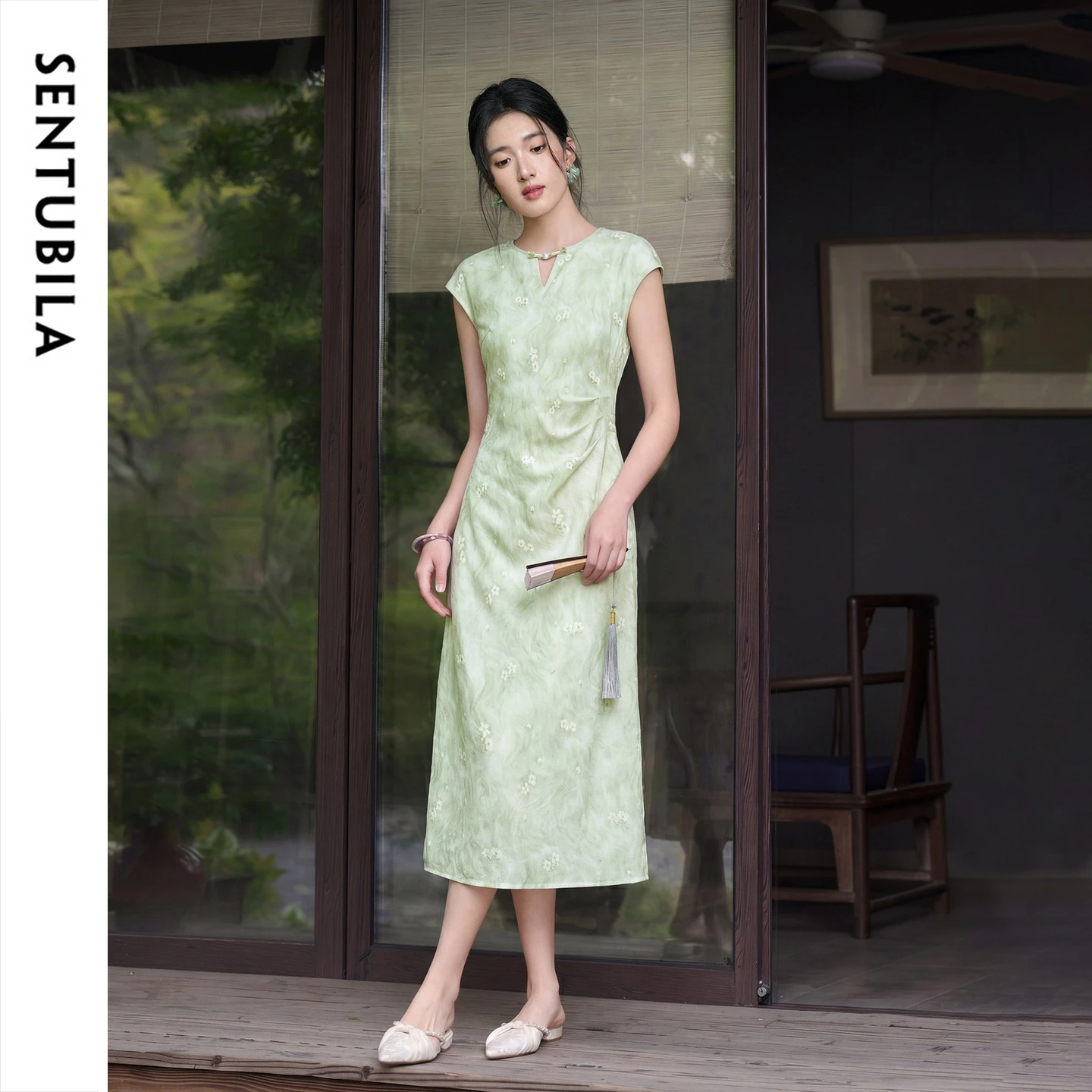 SENTUBILA Women's Green Jacquard Chinese Style Dress 2026 Summer Crew Neck Disc Button Smudge Printed Cheongsam Dress Q62LV7369