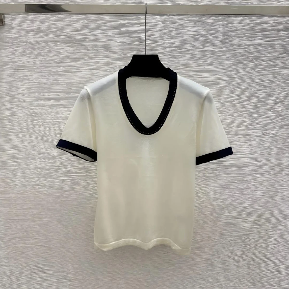 2026 high-quality new women's clothing French exquisite hot stamping diamond V-neck knitted short sleeved women's clothing--hb72