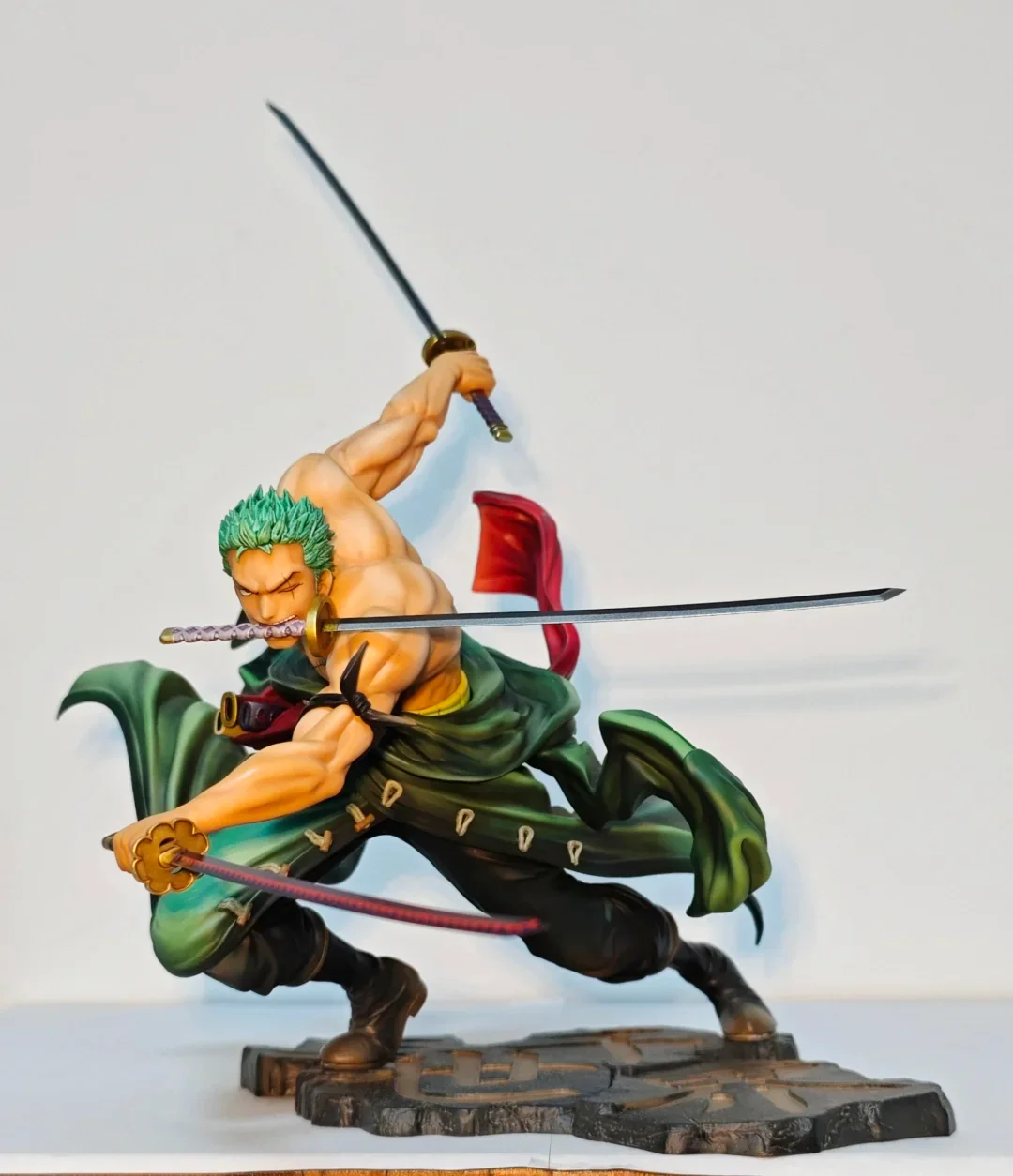 

Новый продукт в наличии, 17 см, «Убийца призраков», «Три тысячи света», ручная работа, большая модель с тремя ножными потоками, статуя куклы, настольная статуя