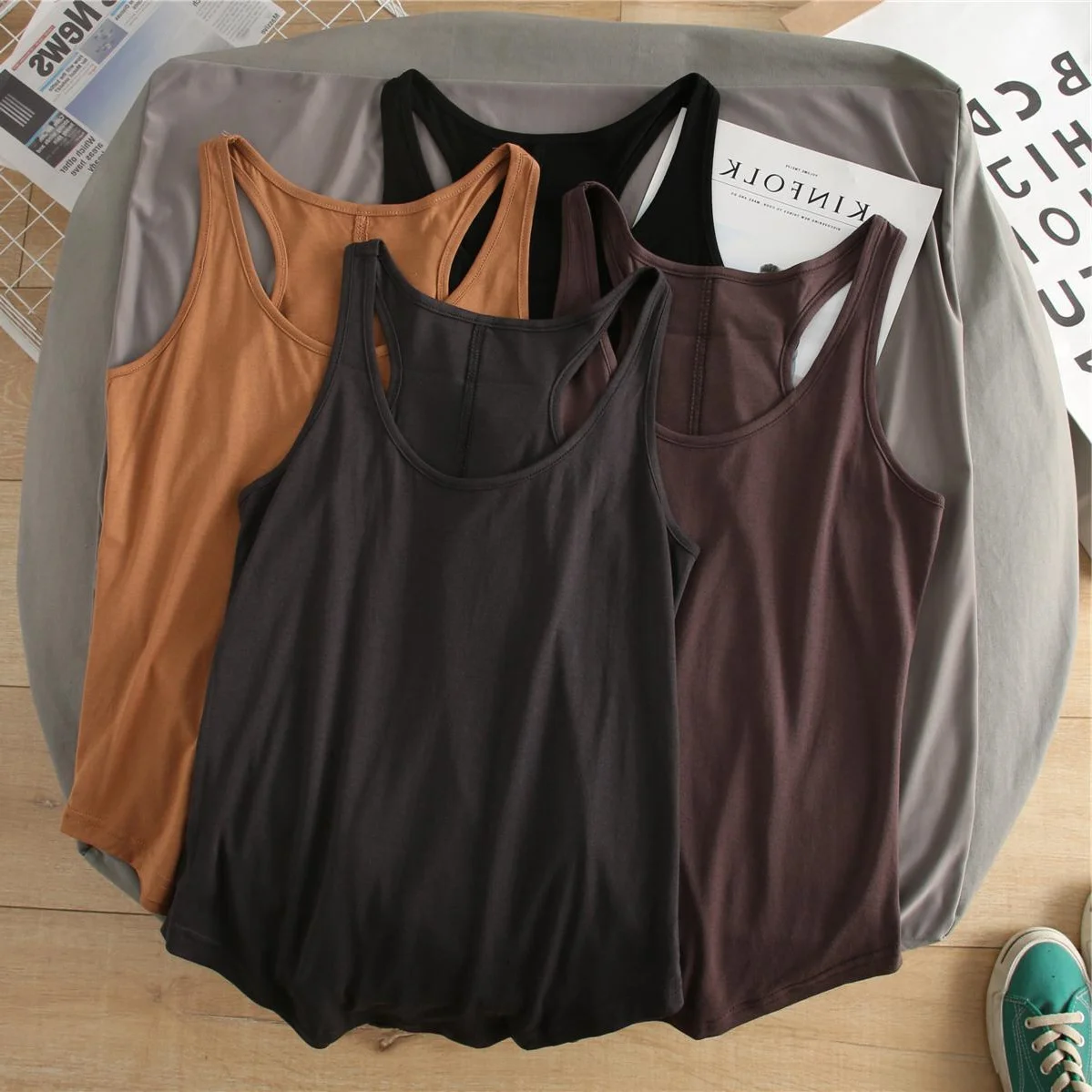 

Женская майка больших размеров в корейском стиле, свободного кроя, летняя верхняя одежда, повседневная однотонная рубашка без рукавов