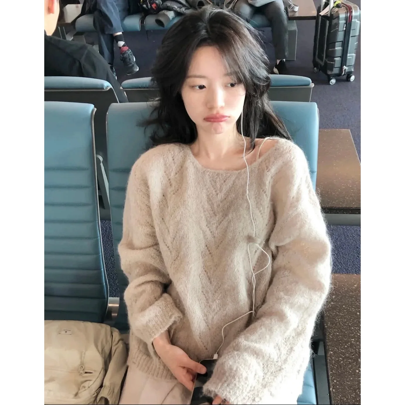 

Snugnok Soft ey Beige Hollow out Knitwear Simple Sle Women's Pullover Polyester Fiber Regular Thin Spring 2026