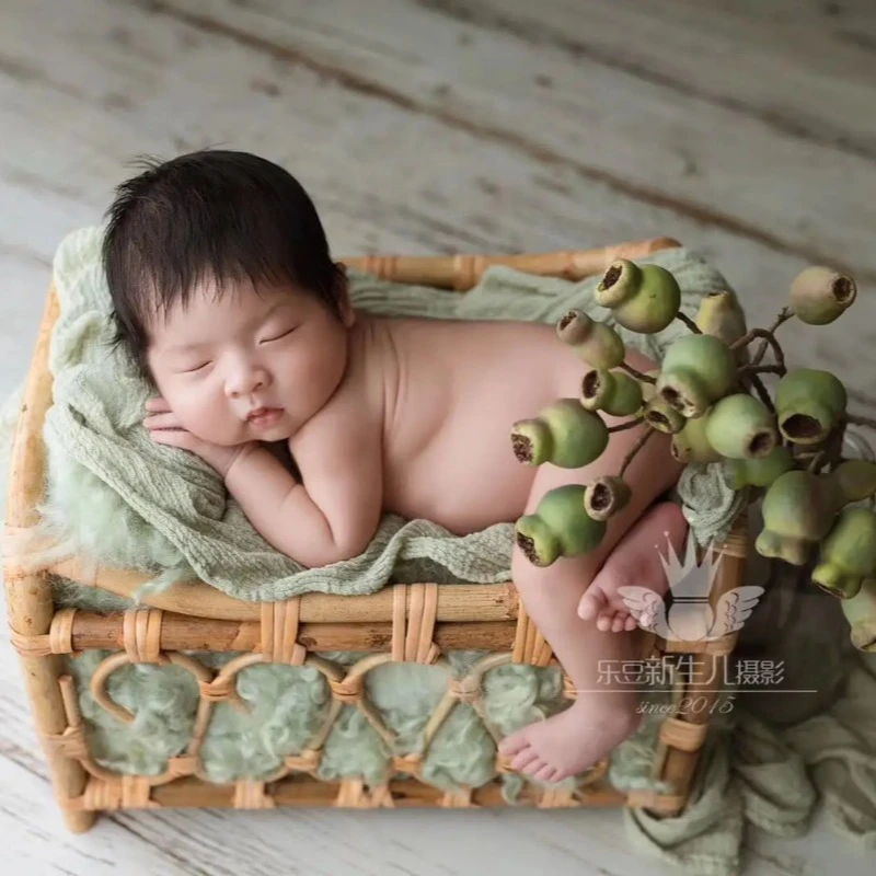 Newborn Photoshoot Props Vintage Long Lie Down Rattan Basket Chair Handmade Woven Baby Crib Posing Infant Photographic Supplies