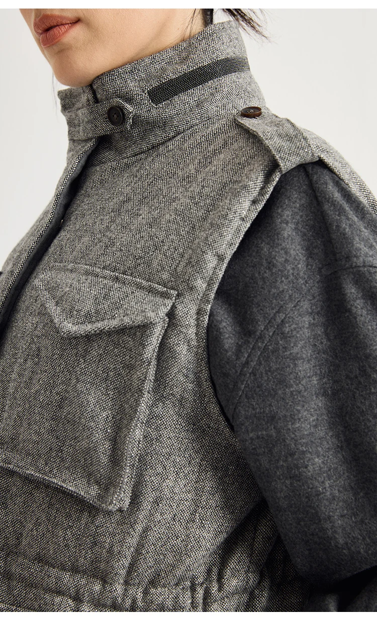 KX9523502 Damen-Weste aus Wollmischgewebe mit Gänsedaunenfüllung, Stehkragen, 4 aufgesetzte Taschen, Epauletten, Reißverschluss vorne, Old Money, Frühherbst – Detail 4