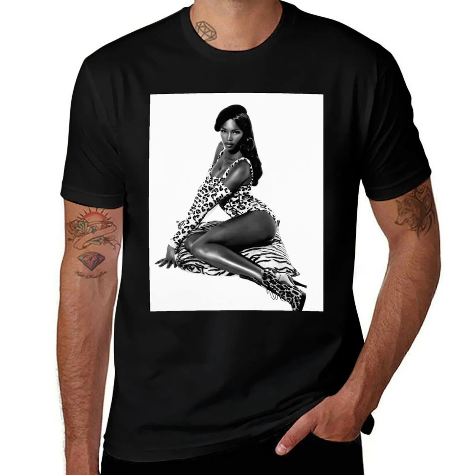 

Naomi Campbell : Cat Eyes T-Shirt Casual Daily Graphic Tee