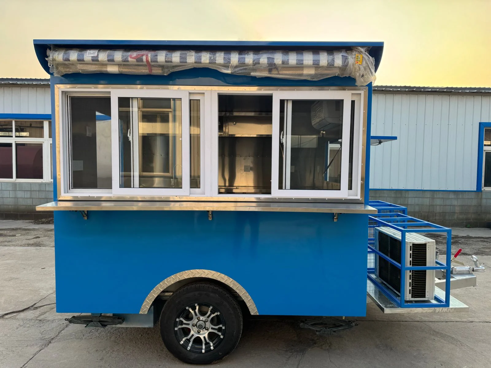 

Mobile Fast Food Cart Small Mobile Dining Cart Snack Hot Dog Cart Coffee Beverage Cart Hot Dog Franchise Trailer Dining