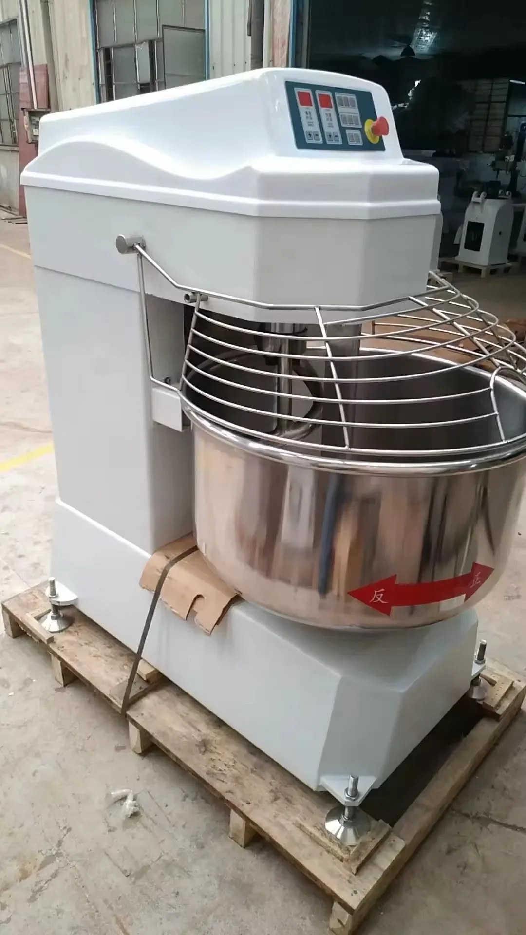 

# Professional Large-Scale 40L Electric Commercial Steel Stainless Spiral Kneading Bread Flour Baking Dough Mixer