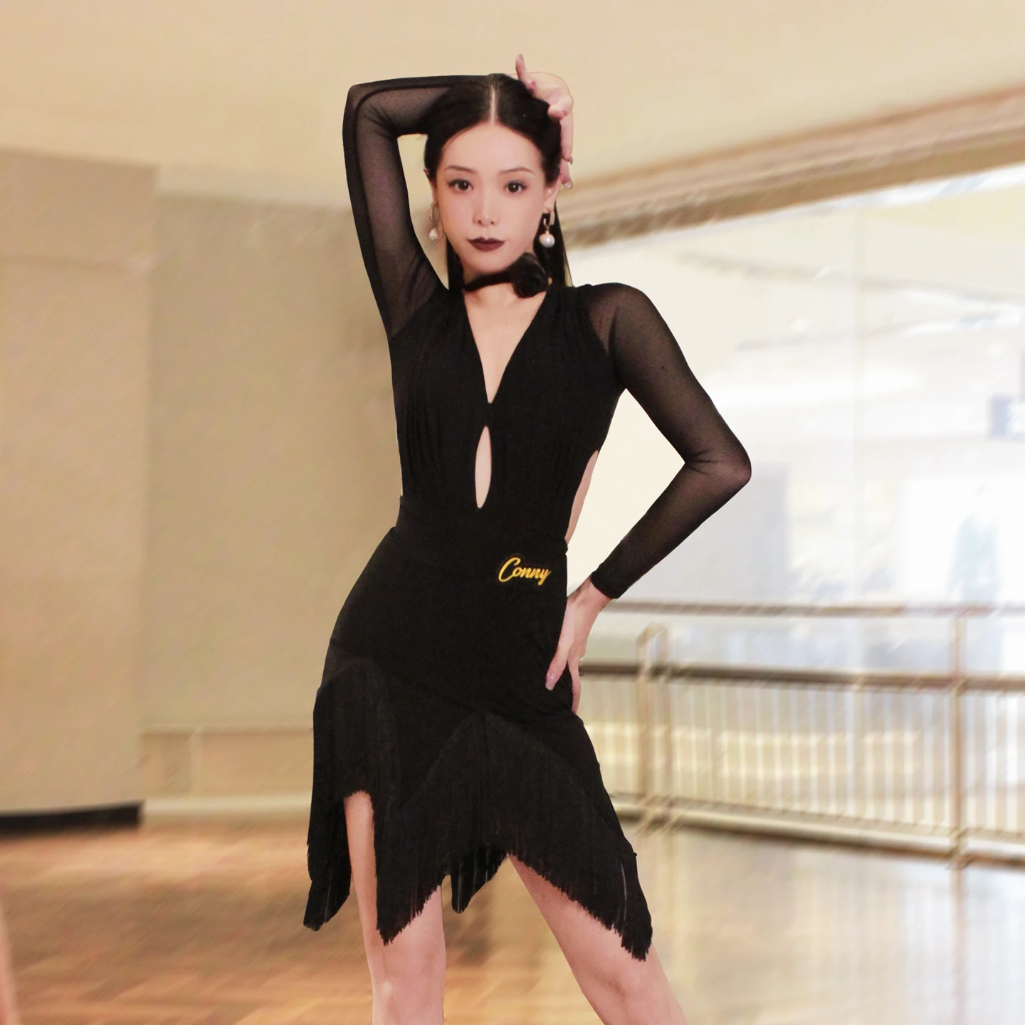 

Сексуальные латинские костюмы для взрослых, женский черный танцевальный костюм с бахромой, одежда для латинских выступлений, боди с вырезами, тренировочная юбка VBH2373