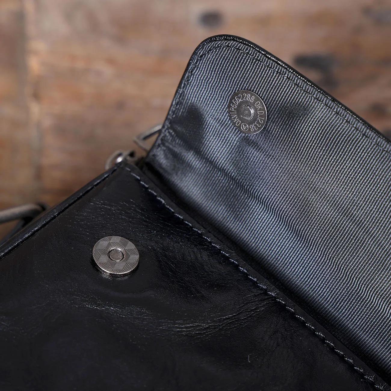 S.WORKER Echtleder Herren Umhängetasche Messenger Bag Crossbody-Taschen für Männer Rindsleder Oberleder Modischer Casual-Stil – Detail 15