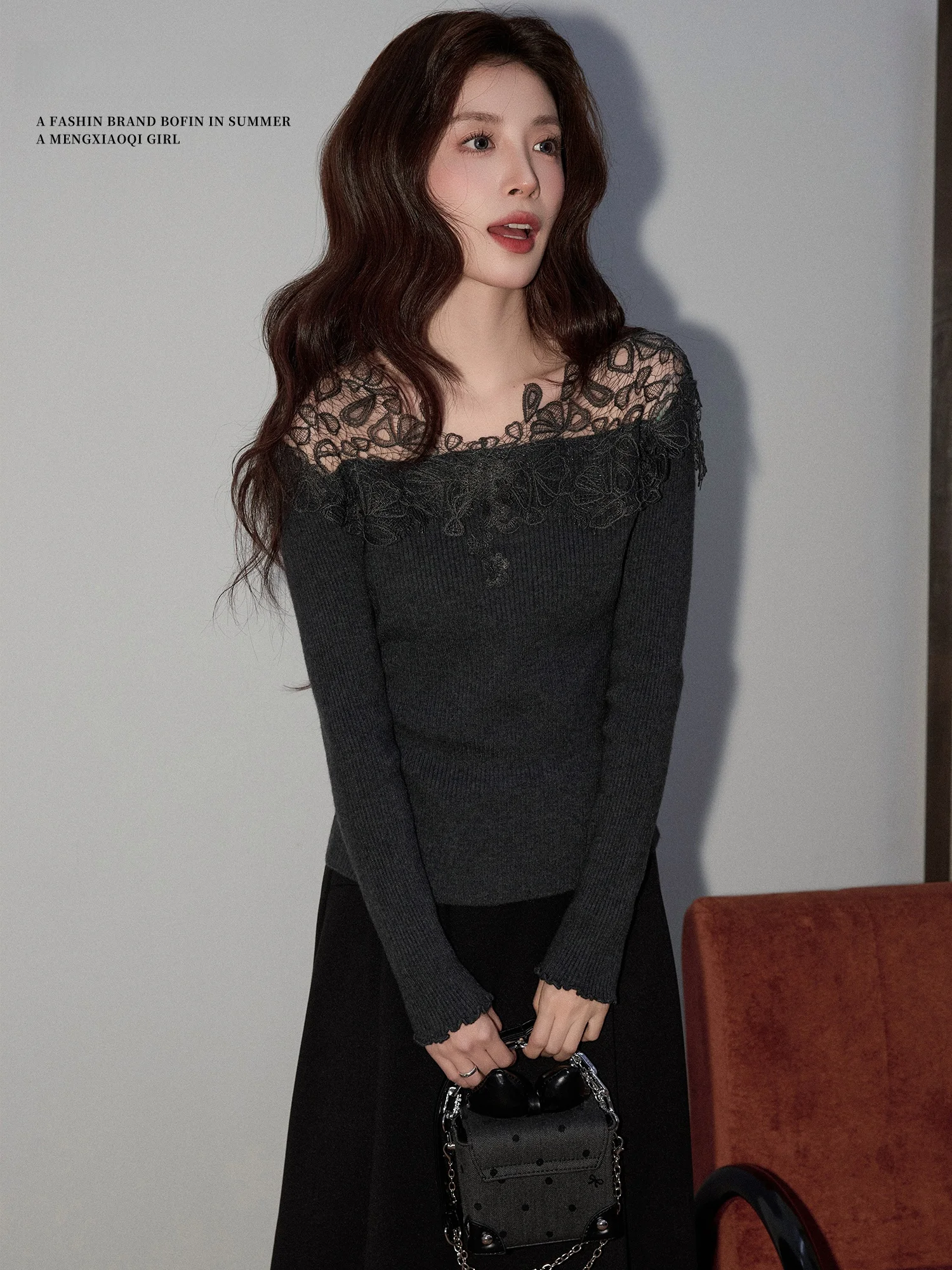 

Женский облегающий вязаный топ Meng Xiaoqi с кружевными вставками на одно плечо, осенне-зимний дизайн, длинный рукав