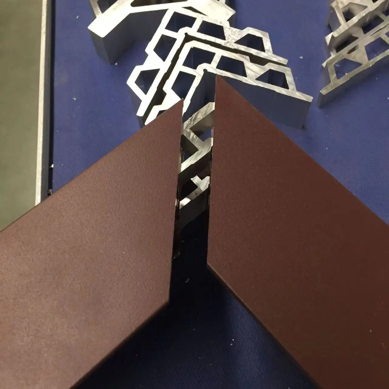 آلة قطع المنشار ذات الرأس الواحد الأوتوماتيكية 45 درجة #5