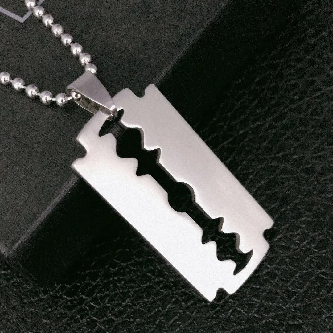 European and American popular accessories, simple and versatile blade pendant necklace, razor blade, shaver, personalized punk t