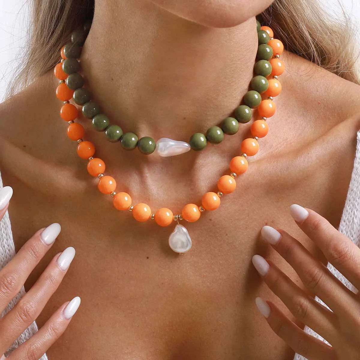 N13215 Fashion Spring and Summer Bohemian Round Acrylic Colored Beads Women's Beaded Necklace Necklace