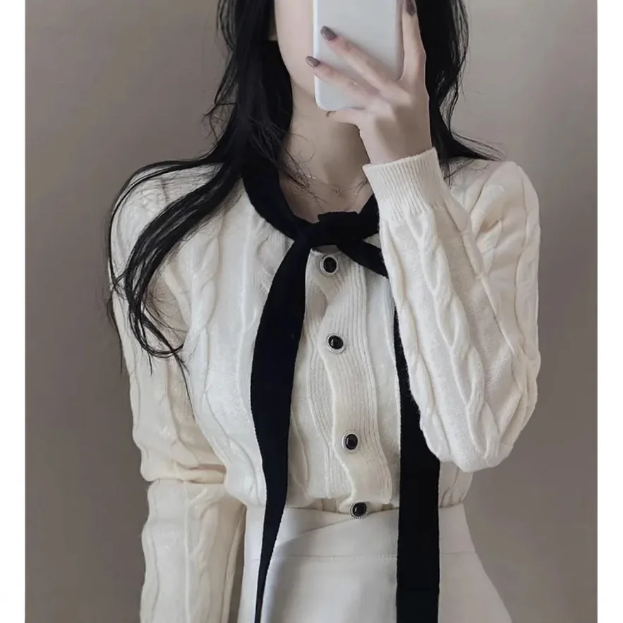 

College Style Youthful Bow Tie Knitted Sweater for Women, Designed for Petite Figures, Stylish Short Cable Knit Cardigan