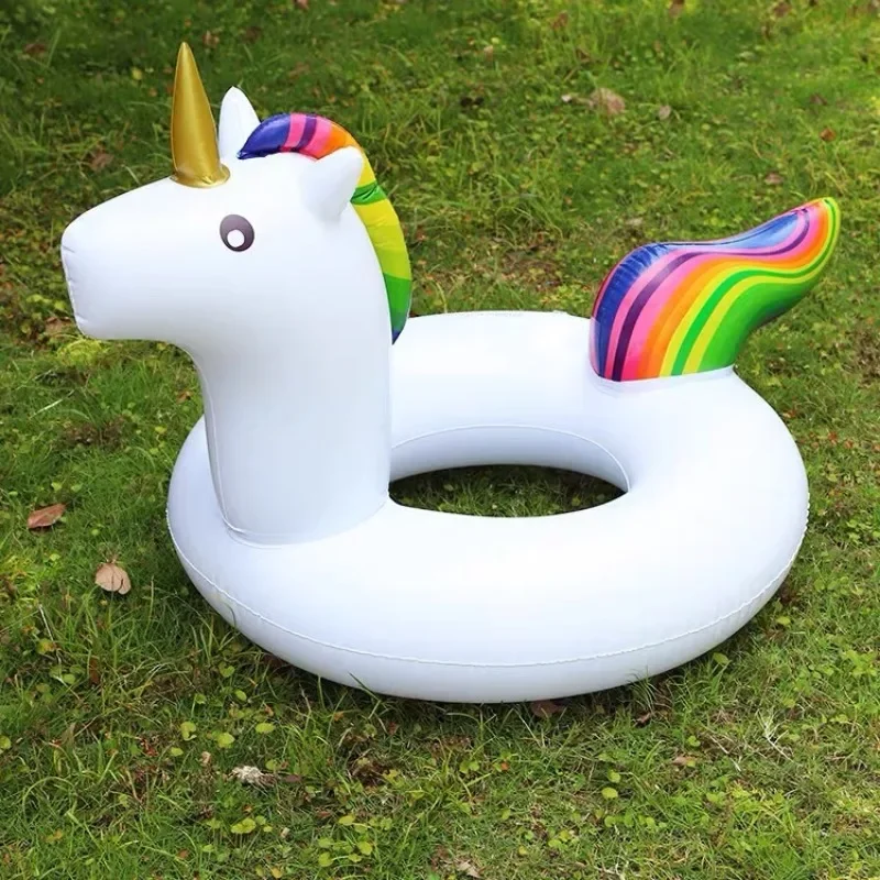 Giocattoli gonfiabili per piscina estiva Giocattoli per anelli di nuoto a forma di unicorno di cartone animato per bambini Adulti Acqua per feste in spiaggia ad aria addensata in PVC