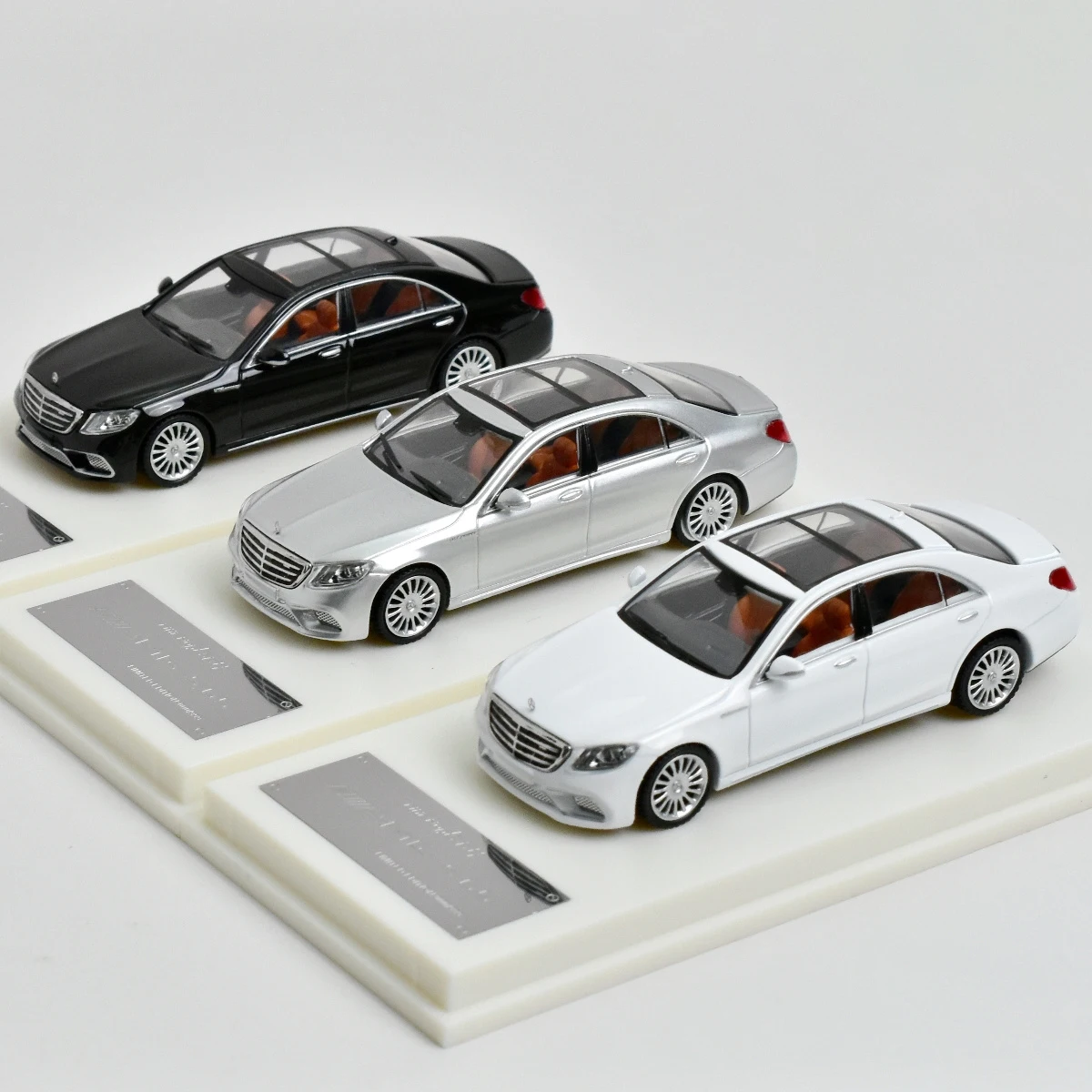 Fine Works 1:64 S65 W222 voiture en alliage moulé sous pression et véhicules jouets modèle de voiture Miniature échelle modèle de voiture pour les enfants