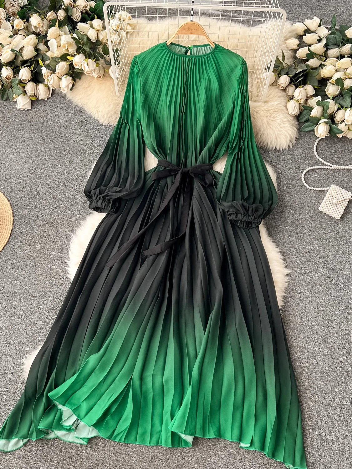 Spring Autumn Women Red/Blue/Green Gradient Draped Long Dress Vintage Round Neck Puff Sleeve High Waist Pleated Robe 2024 New