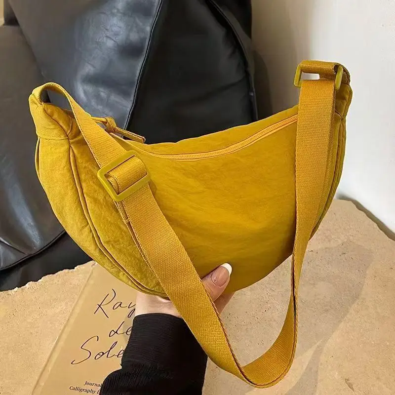 

Large-capacity casual and versatile dumpling bag, fashionable single-shoulder crossbody sporty and casual commuting bag