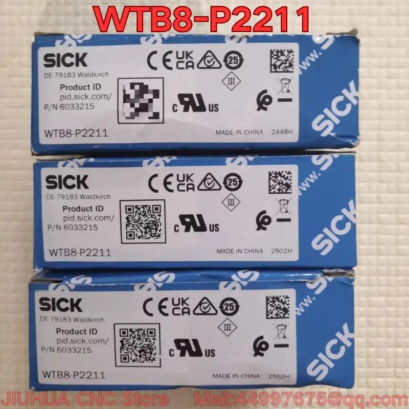 Brand new WTB8-P2211 photoelectric sensor
