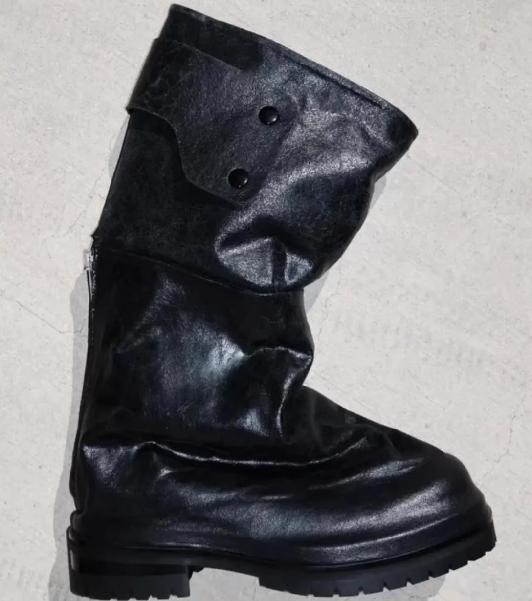 Vintage Knight Boots Men Round Toe Button Decoration Pleated Workwear Chelsea Boots Functional Style Loose Fashion Boots