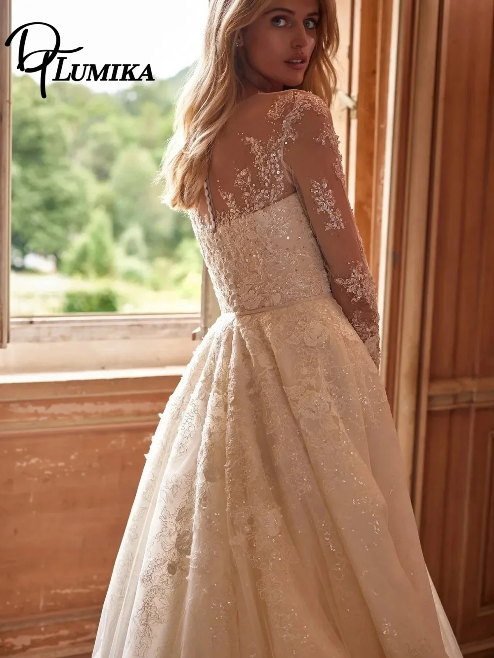 Romantyczna suknia ślubna z długim rękawem, elegancka suknia ślubna z aplikacjami, pełna wdzięku koronkowa aplikacja, długość do podłogi, możliwość personalizacji.