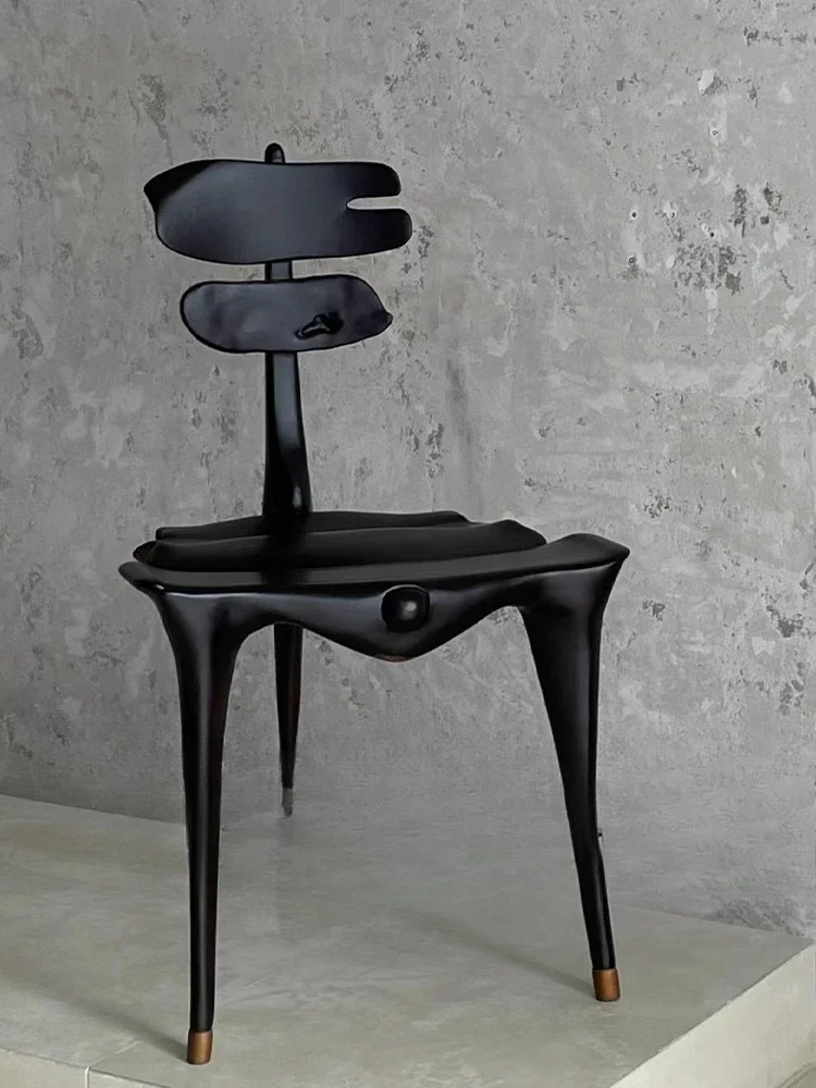 Solid wood retro dining chair, designer model room creative antique special-shaped back chair
