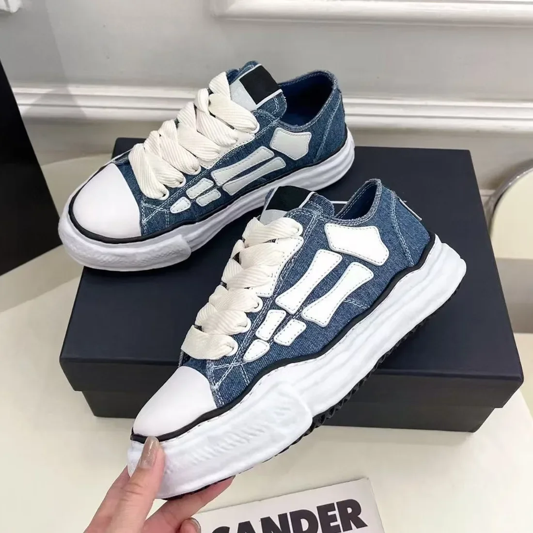 

Thick soled canvas shoes for men 2026 new versatile board shoes, fashionable and simple casual shoes trend