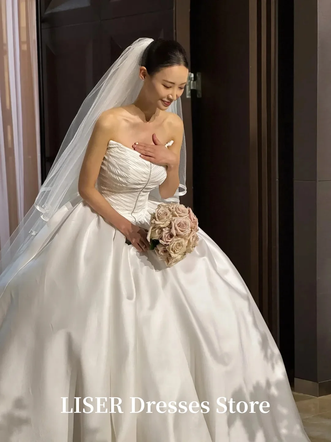 Liser Sweetheart Modern A-Line Korea Wedding Dresses Photo Shoot Silk Satin Elegant Bridal Gown 저녁 드레스 Customized Corset